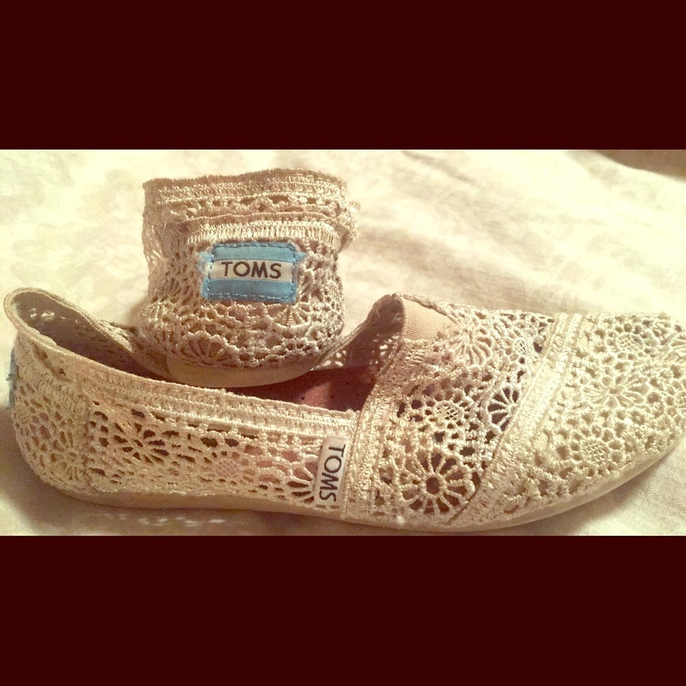 Cream crochet Toms